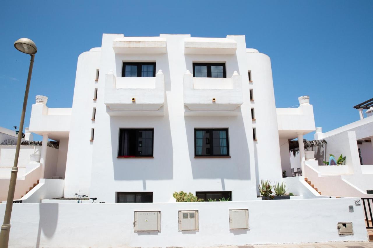 Surf Dream Surfhouse Hostel Corralejo Buitenkant foto