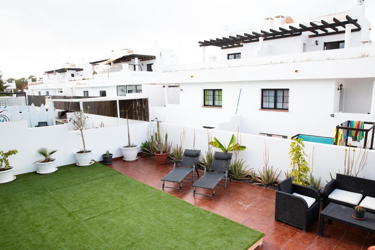 Surf Dream Surfhouse Hostel Corralejo Buitenkant foto