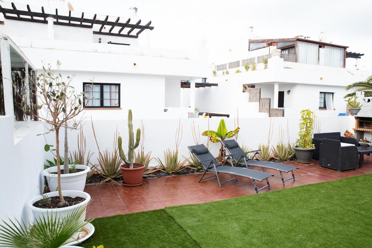 Surf Dream Surfhouse Hostel Corralejo Buitenkant foto