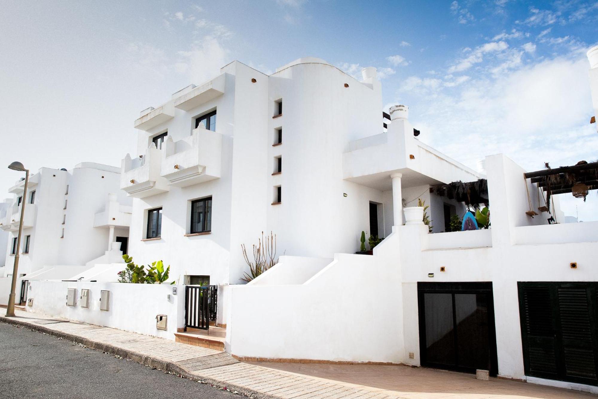 Surf Dream Surfhouse Hostel Corralejo Buitenkant foto
